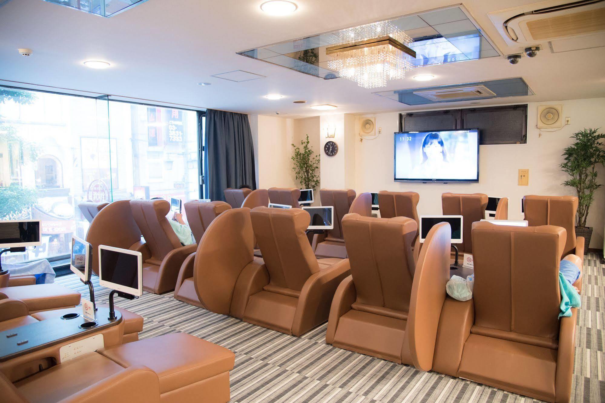 Ueno Station Hostel Oriental Ⅲ Токіо Екстер'єр фото